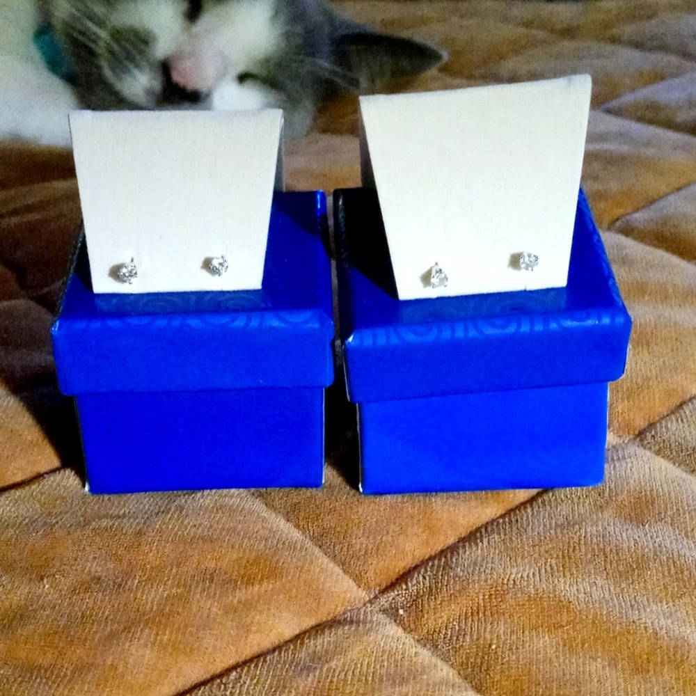 (SOLD) Gem Stone King Cubic Zirconia Stud Earrings